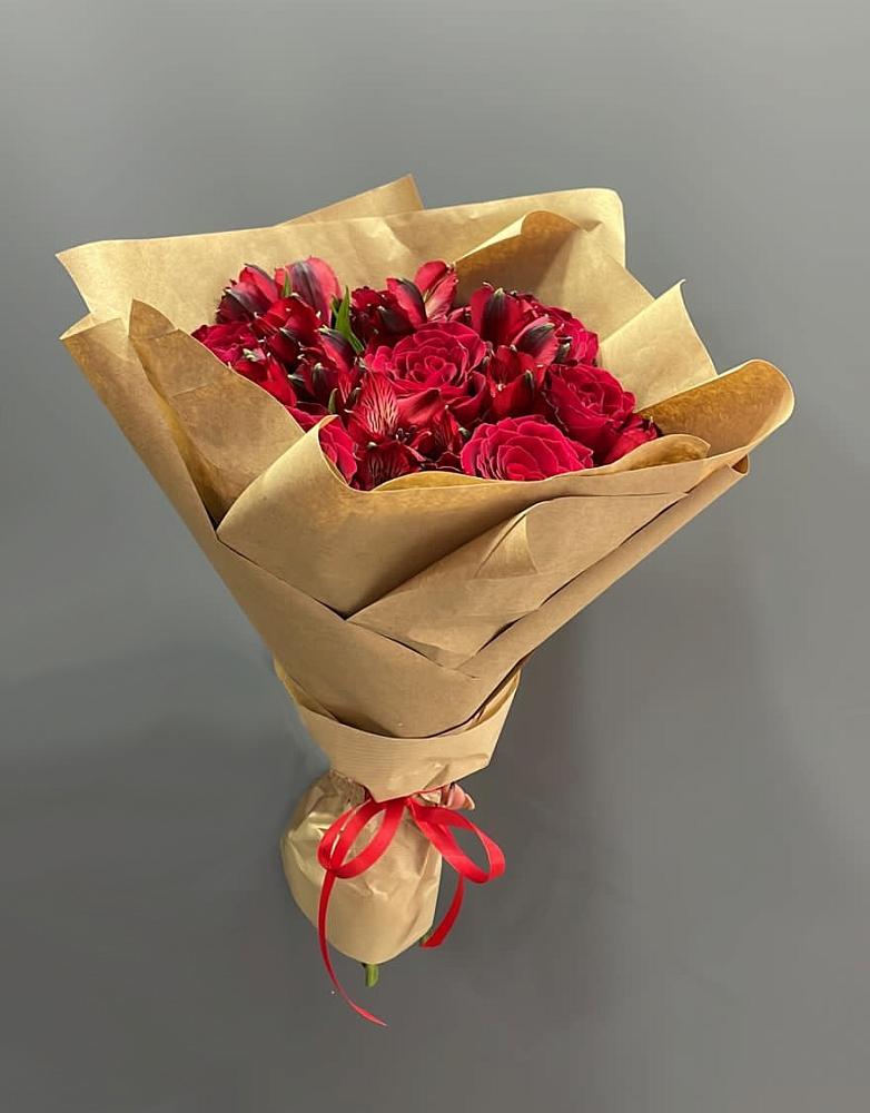 Букет цветов из: Альстромерии и Розы в Рождествено