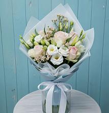 Букет цветов из:  Розы и Лизиантусы в Рождествено