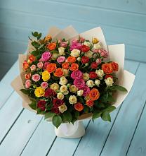 Букет Микс из разноцветных кустовых роз в Рождествено